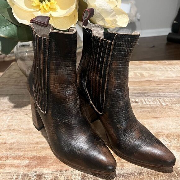 Freebird Janelle Size 8 - Picture 2 of 3